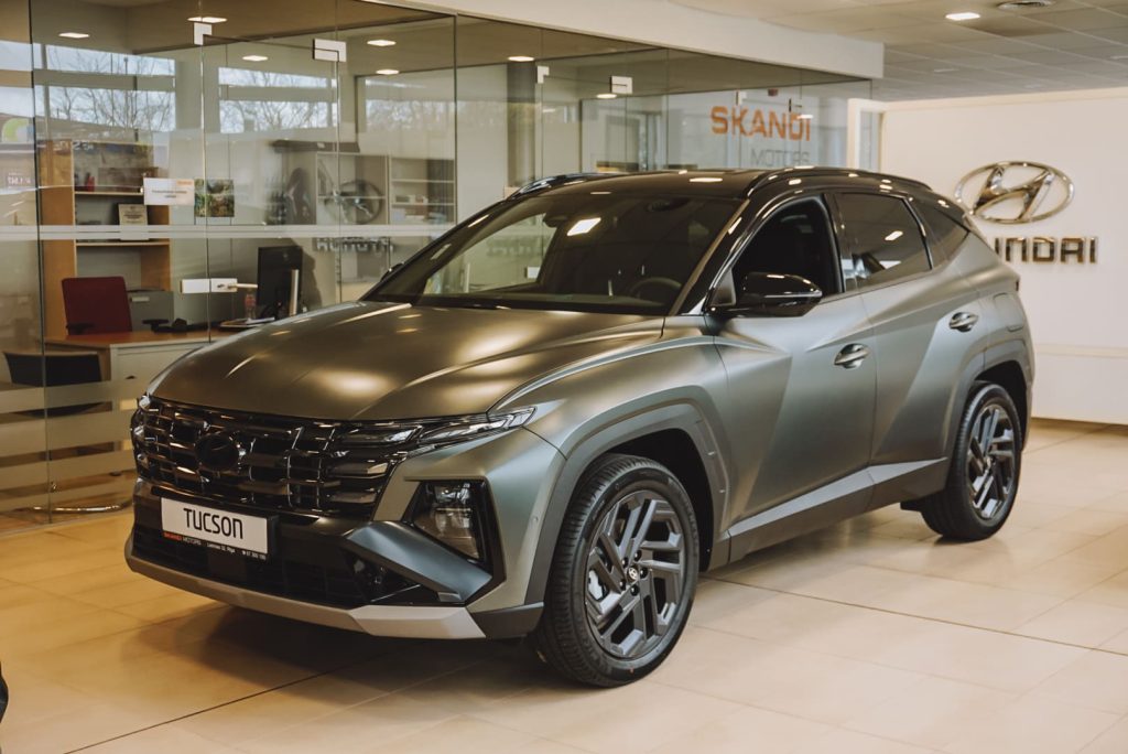 Salonā noparkots Hyundai Tuscon