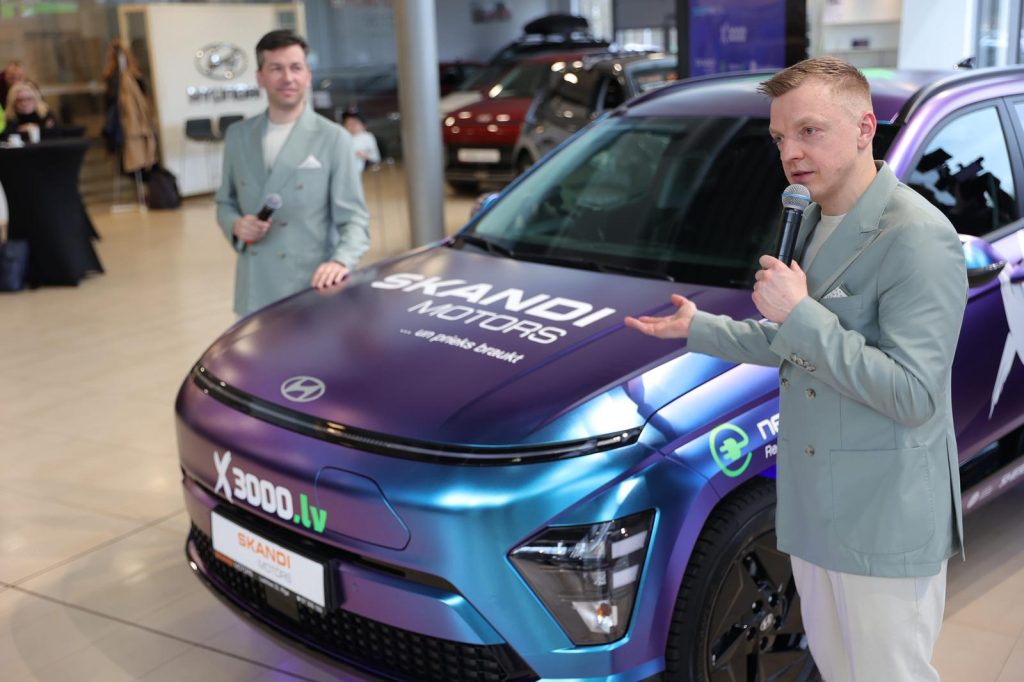 X3000 Skandi Motors racing komandas mašīna