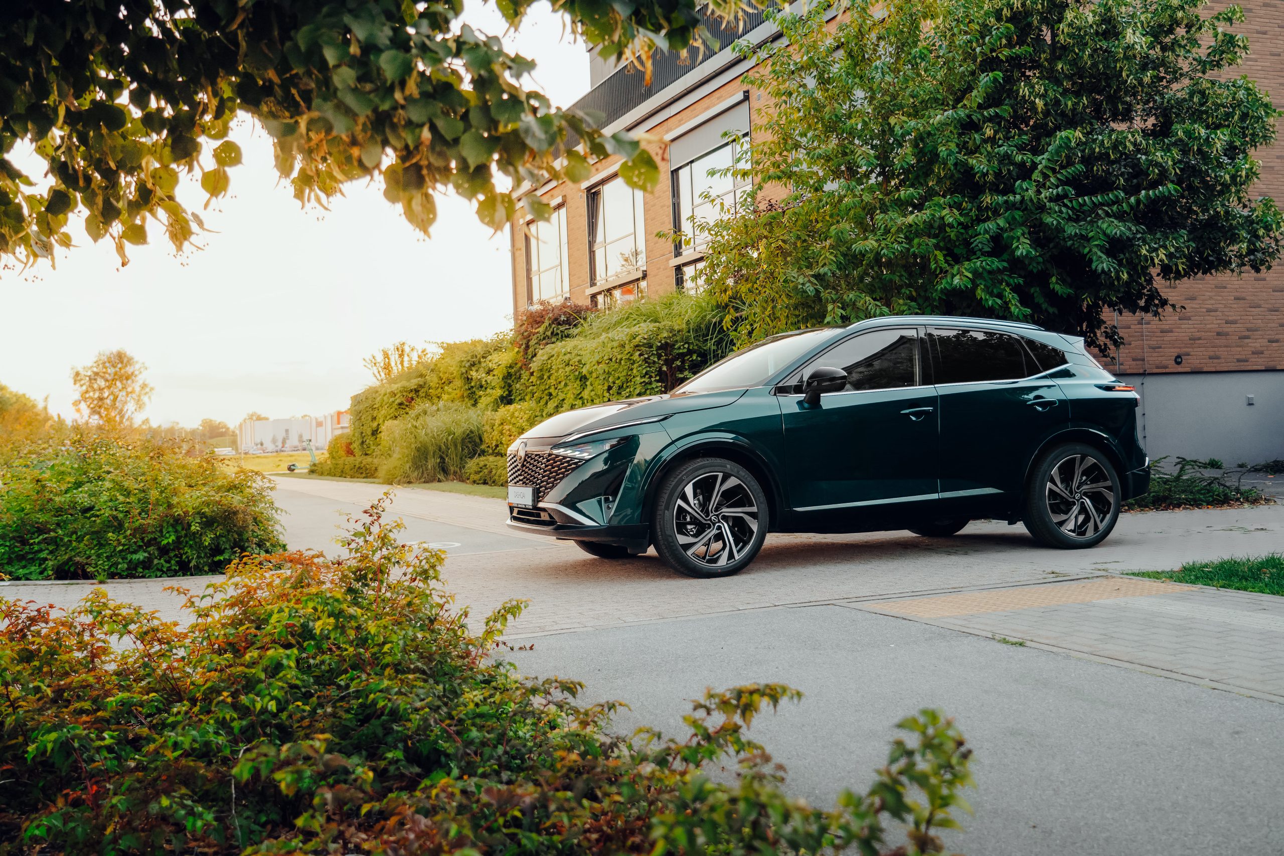 Nissan Qashqai saulrietā