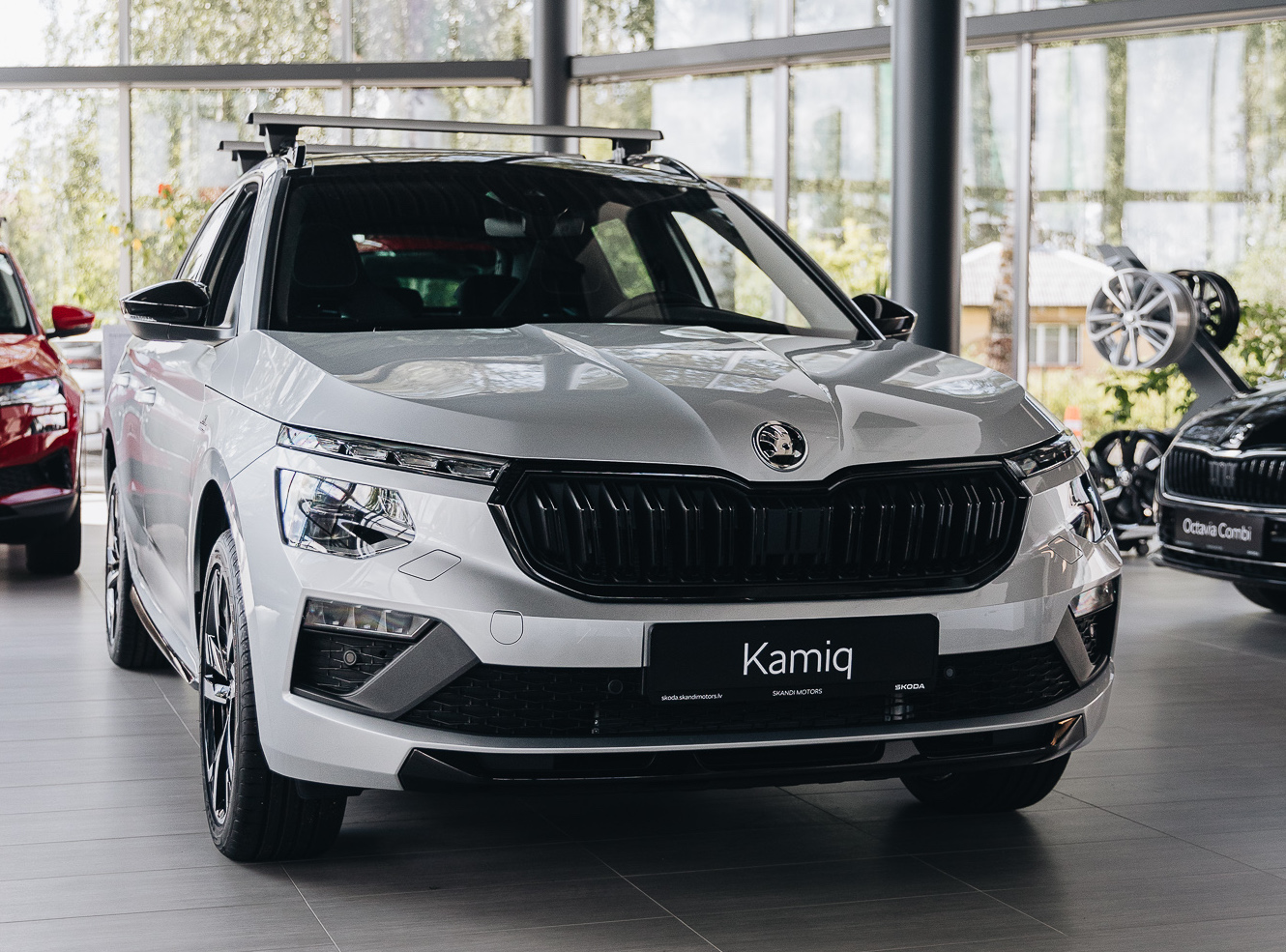 Balts Škoda Kamiq Skandi Motors salonā