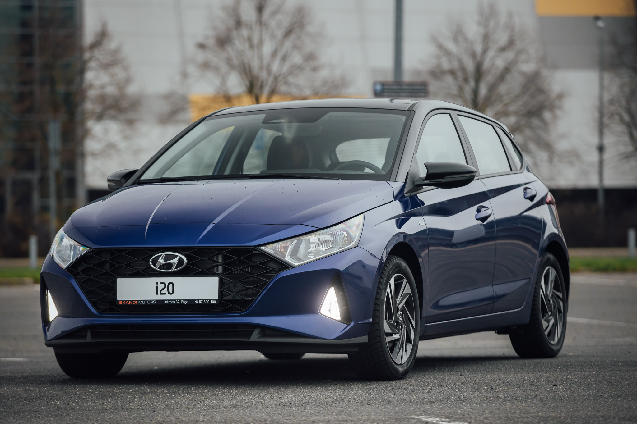 tumši zils Hyundai i20